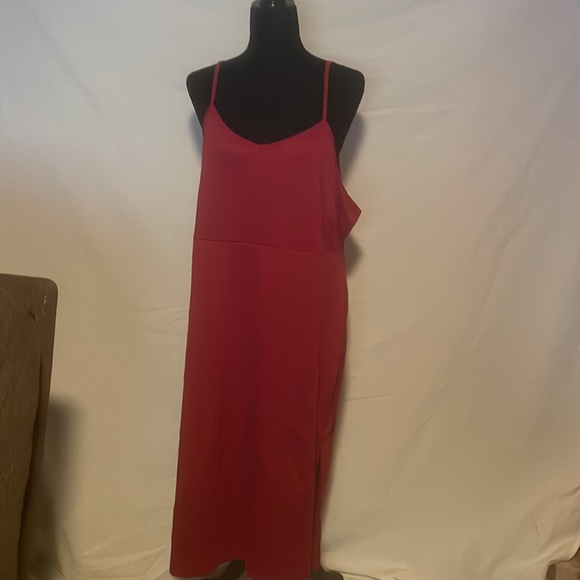 Red dress - Picture 1 of 3